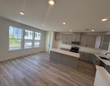 15147 Groveside Road - Photo Thumbnail 10