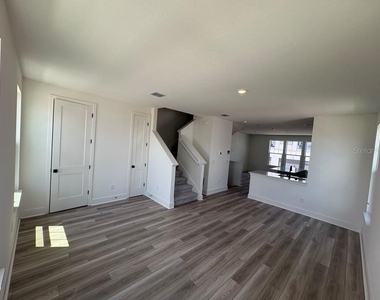 15147 Groveside Road - Photo Thumbnail 11
