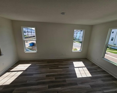 15147 Groveside Road - Photo Thumbnail 13