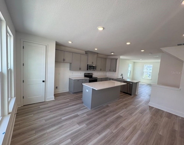 15147 Groveside Road - Photo Thumbnail 12