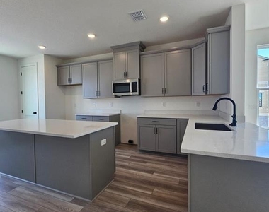 15147 Groveside Road - Photo Thumbnail 6