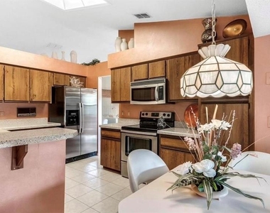 9360 Woodbreeze Boulevard - Photo Thumbnail 17