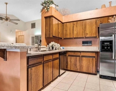 9360 Woodbreeze Boulevard - Photo Thumbnail 15