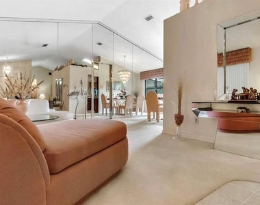 9360 Woodbreeze Boulevard - Photo Thumbnail 8