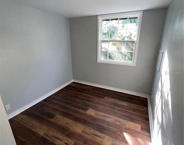 325 S Franklin Street - Photo Thumbnail 5