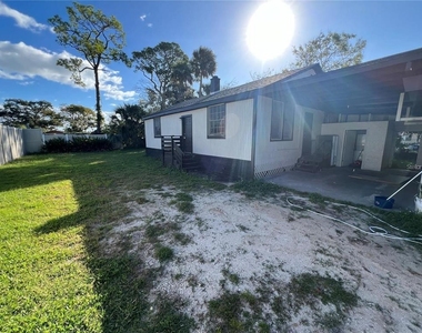 325 S Franklin Street - Photo Thumbnail 10