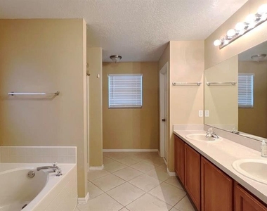 831 Horseshoe Falls Drive - Photo Thumbnail 22