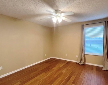 831 Horseshoe Falls Drive - Photo Thumbnail 16