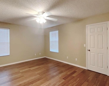 831 Horseshoe Falls Drive - Photo Thumbnail 11