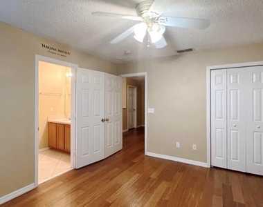 831 Horseshoe Falls Drive - Photo Thumbnail 14