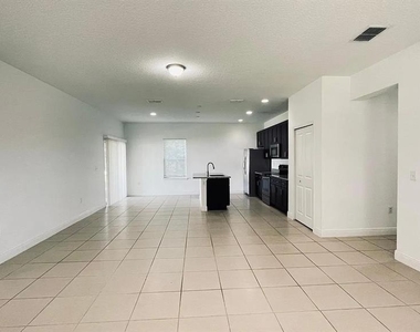 1649 Gayle Ridge Drive - Photo Thumbnail 2