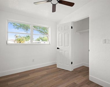 9596 Groveland Street - Photo Thumbnail 7