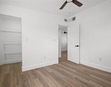 9596 Groveland Street - Photo Thumbnail 6