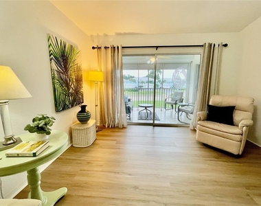 5800 Sabal Trace Drive - Photo Thumbnail 12