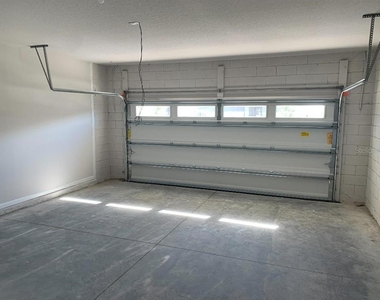 1064 Sugarwood Street - Photo Thumbnail 5