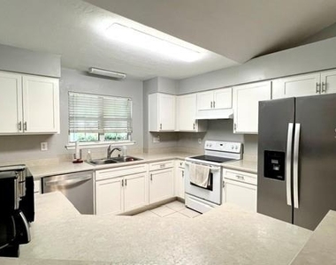 1531 Nw 54th Drive - Photo Thumbnail 3