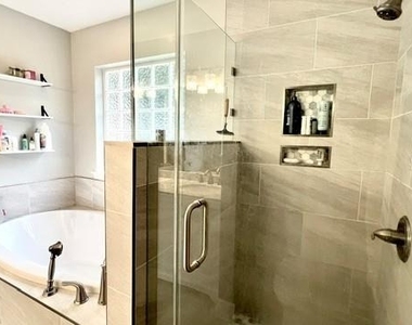 1531 Nw 54th Drive - Photo Thumbnail 7