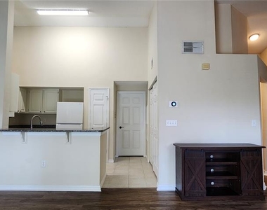 10000 Sw 52nd Avenue - Photo Thumbnail 4