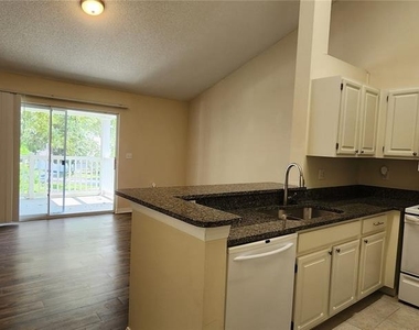 10000 Sw 52nd Avenue - Photo Thumbnail 6
