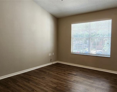 10000 Sw 52nd Avenue - Photo Thumbnail 8