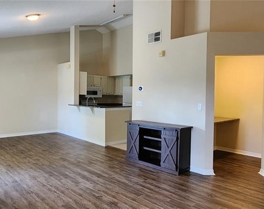 10000 Sw 52nd Avenue - Photo Thumbnail 2
