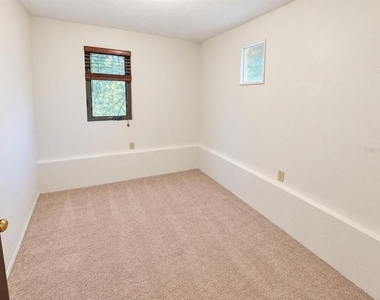 2616 Sw 31st Place - Photo Thumbnail 6