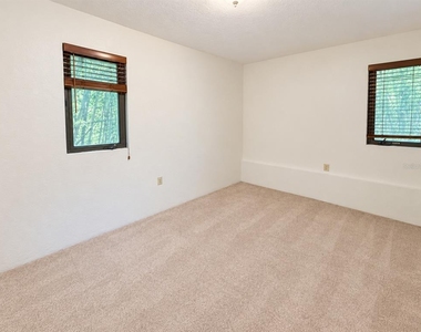 2616 Sw 31st Place - Photo Thumbnail 3