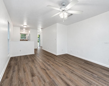 6207 Sw 11th Place - Photo Thumbnail 1