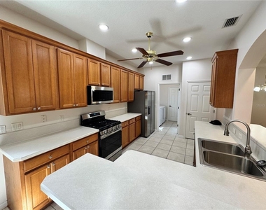 20634 Queen Alexandra Drive - Photo Thumbnail 5
