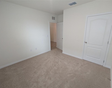 1903 Henin Circle - Photo Thumbnail 8