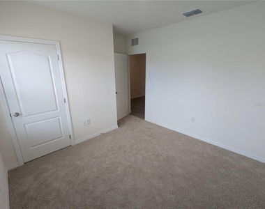 1903 Henin Circle - Photo Thumbnail 5