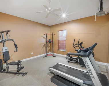 4600 E Moody Boulevard - Photo Thumbnail 27