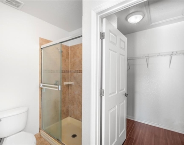 4600 E Moody Boulevard - Photo Thumbnail 11