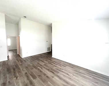 113 Eastwood Drive - Photo Thumbnail 6