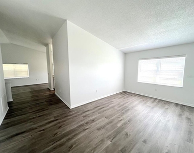 113 Eastwood Drive - Photo Thumbnail 5