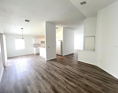 113 Eastwood Drive - Photo Thumbnail 17