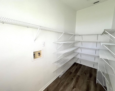 113 Eastwood Drive - Photo Thumbnail 25