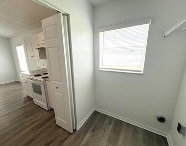 113 Eastwood Drive - Photo Thumbnail 26