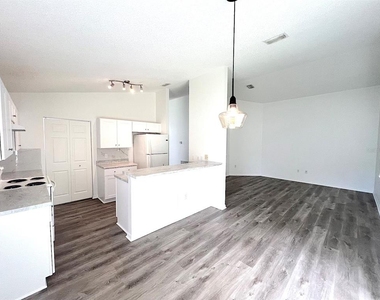113 Eastwood Drive - Photo Thumbnail 21