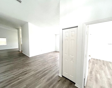 113 Eastwood Drive - Photo Thumbnail 3