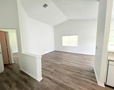 113 Eastwood Drive - Photo Thumbnail 15