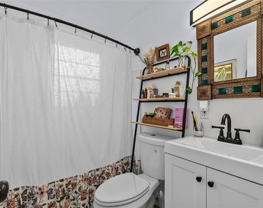 2608 Anastasia Drive - Photo Thumbnail 14