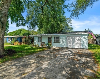 2608 Anastasia Drive - Photo Thumbnail 4