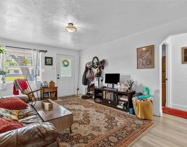 2608 Anastasia Drive - Photo Thumbnail 10