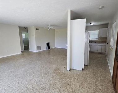 2433 Deedra Street - Photo Thumbnail 5