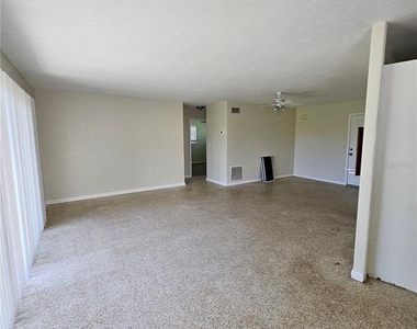 2433 Deedra Street - Photo Thumbnail 6