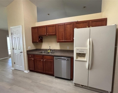 322 Mendoza Street - Photo Thumbnail 1