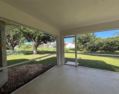 322 Mendoza Street - Photo Thumbnail 15