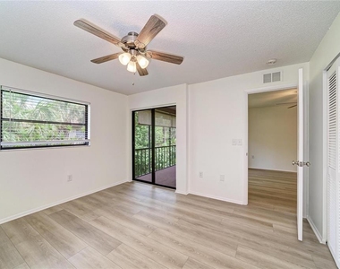 7237 Cloister Drive - Photo Thumbnail 13