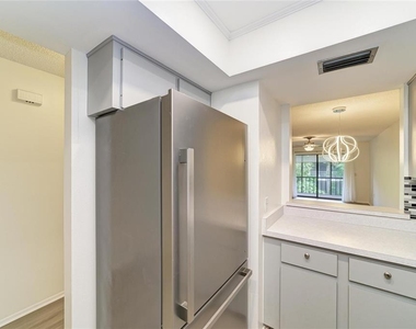7237 Cloister Drive - Photo Thumbnail 10